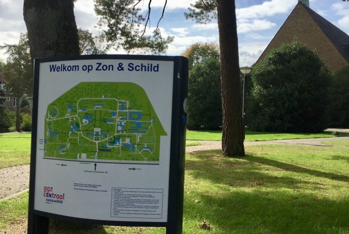 Entree Zon & Schild met op de voorgrond een plattegrond van het gebied.