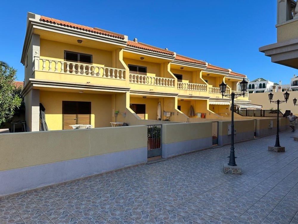 4 duplexen te koop in Costa Del Silencio met gemeenschappelijk zwembad