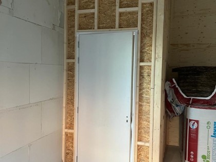 Deuren afhangen door Tilburgs Bouw- & Timmerbedrijf