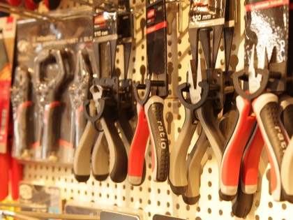 Gereedschappen bij de Blaricumsche IJzerhandel, Van den Bergh