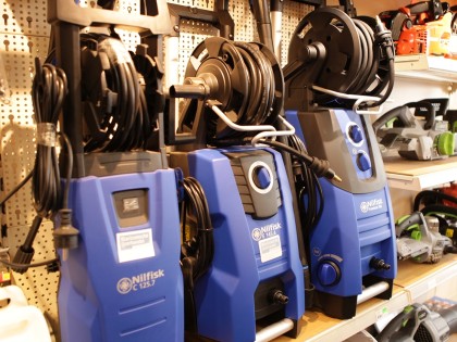 Hogedrukspuiten bij de Blaricumsche IJzerhandel, Van den Bergh