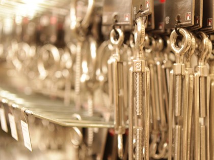 IJzerwaren bij de Blaricumsche IJzerhandel, Van den Bergh