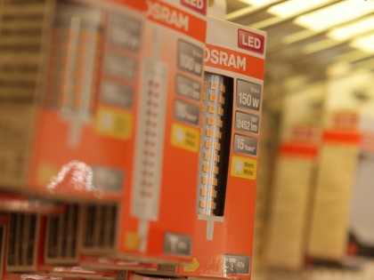 Verlichting bij de Blaricumsche IJzerhandel, Van den Bergh