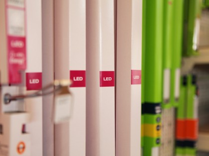 Verlichting bij de Blaricumsche IJzerhandel, Van den Bergh