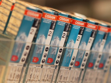 Verlichting bij de Blaricumsche IJzerhandel, Van den Bergh