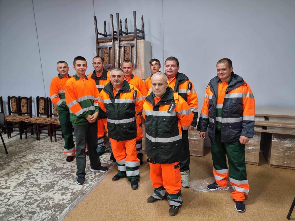 Oekraïens (ambulance-)personeel ontvangt bedrijfskleding