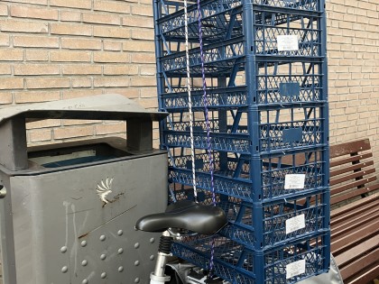 Carolien Adriaansche Transport new crates at the Hague Market.