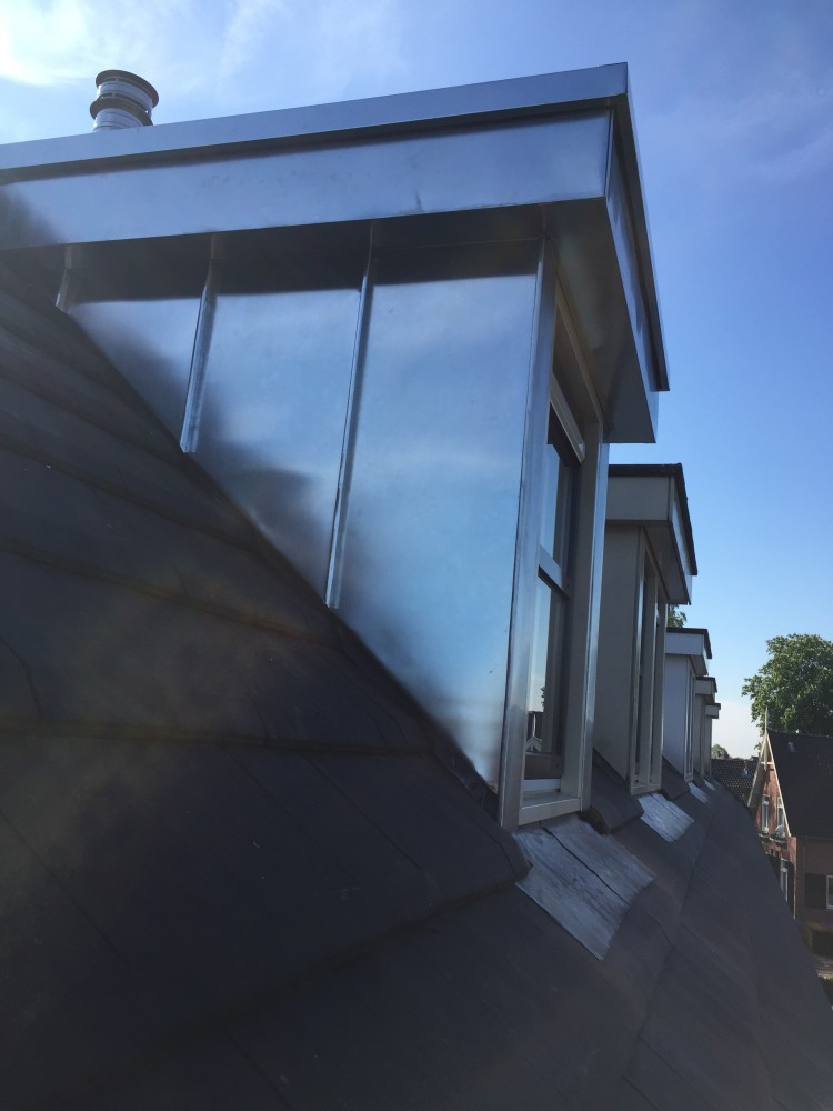 Zinken dakkapel in Huizen