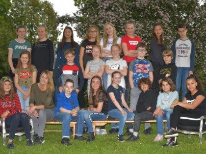 groepsfoto-basisschool-buiten-foto-verreijt