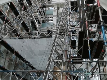 elektrisch verrolbare stellage schuin
