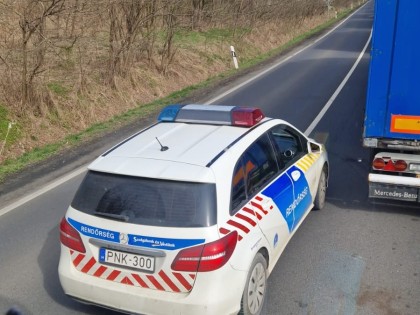 Foto 2 Onder begeleiding van de Hongaarse politie langs de file IMG-20240320-WA0007