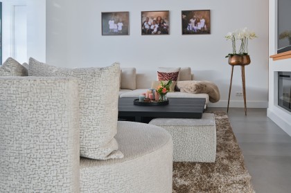 Ronde-fauteuil-in-luxe-stof