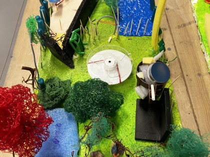 De Afvaljuf - Workshop Maquette van (plastic) afval