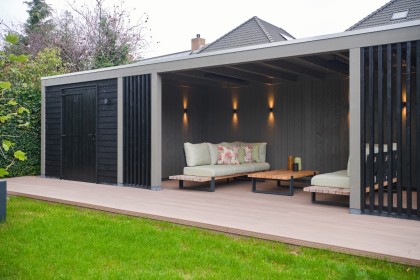 Moderne overkapping met schuur