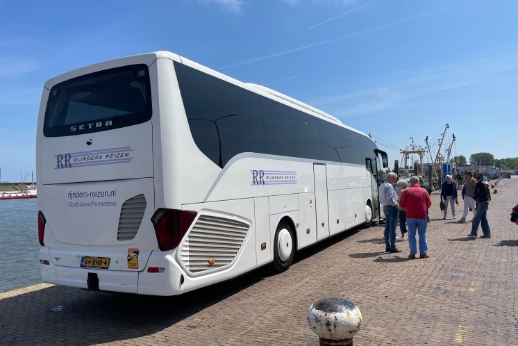 Touringcar in Den Oever