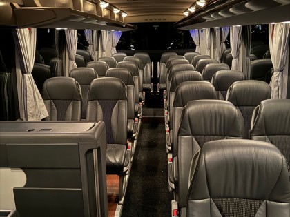 huur bus 53 persoons