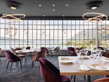 lekkere zitten in het restaurant