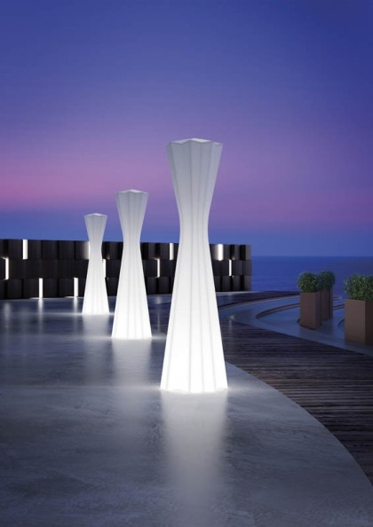 plust-frozen-lamp-light-ambientato-design-matteo-ragni-highres.
