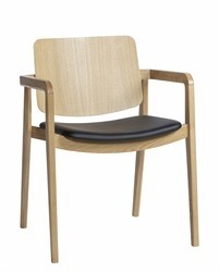 freya-mo4714-arms-wood-houten-stapelbare-armstoel-frame-eiken-zitting-en-rug-eiken-fineer