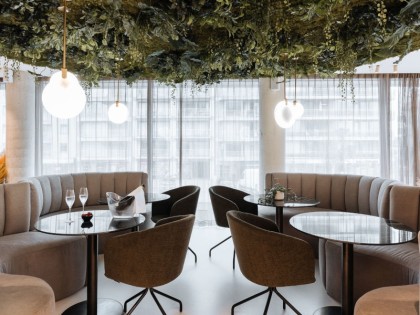 Maar ook ronde banken voor groter gezelschap.