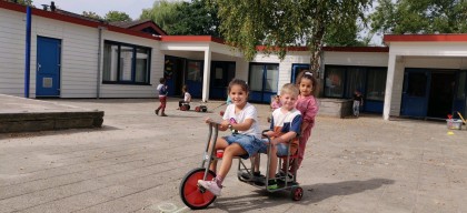 Spelen op het schoolplein