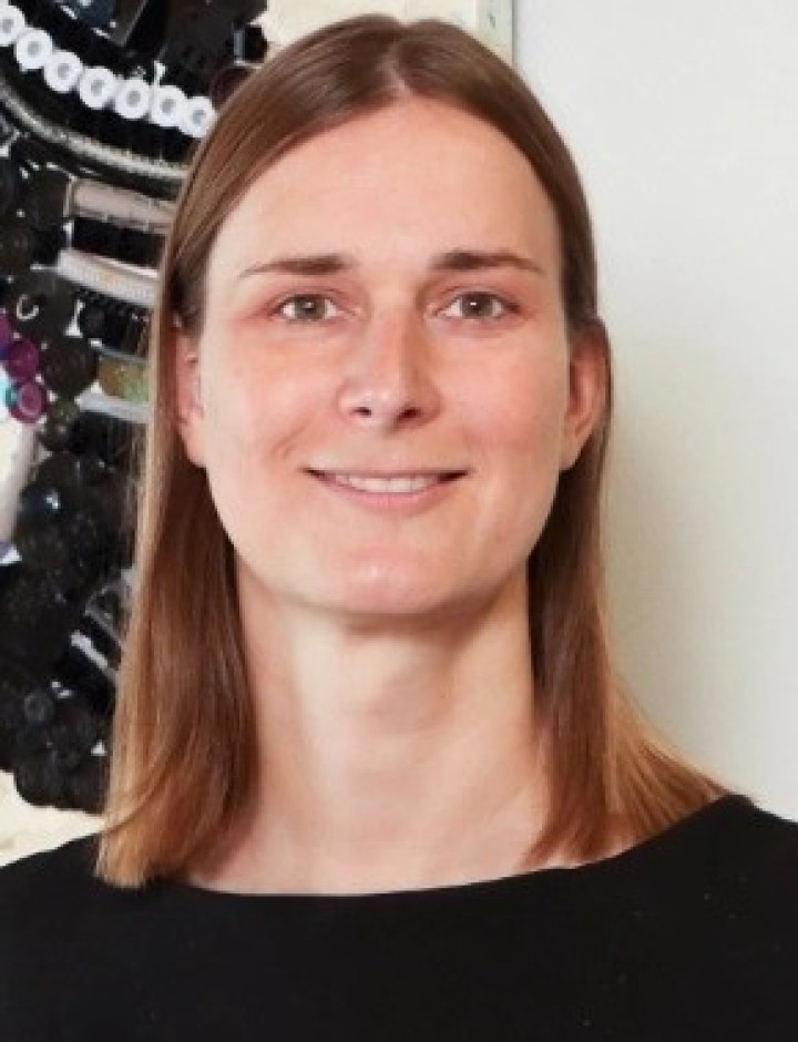Dr. Inge Holtman