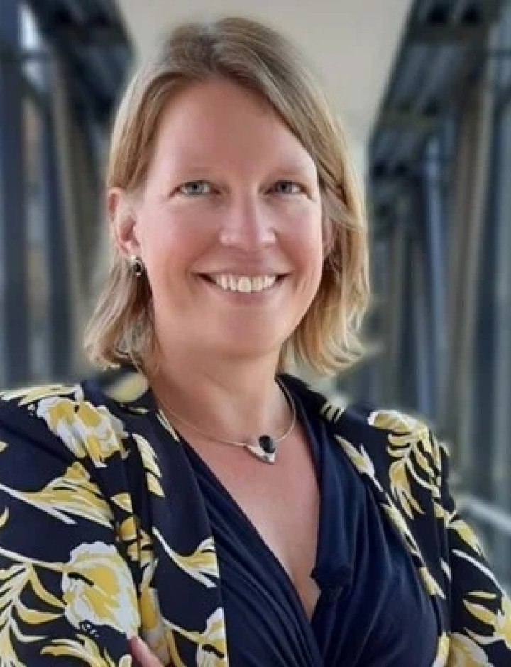 Dr. Monique Mulder