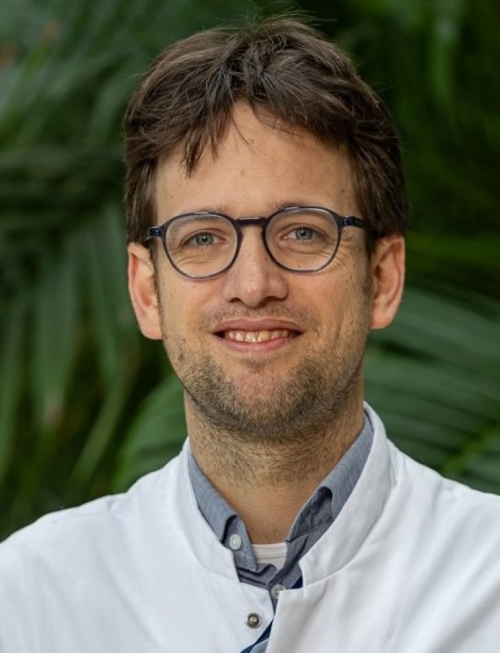 Dr. Joost Smolders
