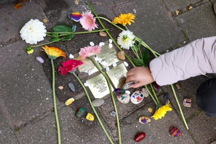 091024  Burgemeester Van Hasseltlaan struikelstenen 01