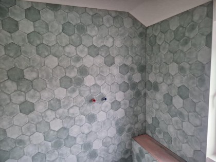 Diverse profesionele badkamers gebouwd door Tegelwerken Erwin Bout