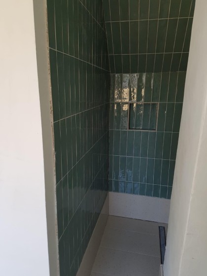 Diverse profesionele badkamers gebouwd door Tegelwerken Erwin Bout