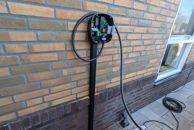 laadpaal laten plaatsen