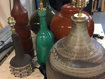 Mooie oude vazen tot lampvoet