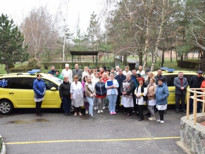 foto 4 Dankbare ziekenhuismedewerkers in de regio Poltava bij de gedoneerde ambulances