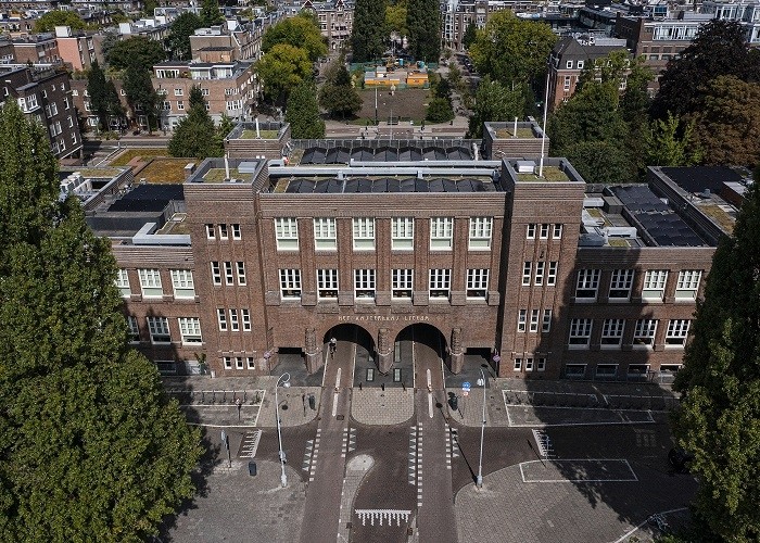 Sedumdak Amsterdam, Amsterdams lyceum