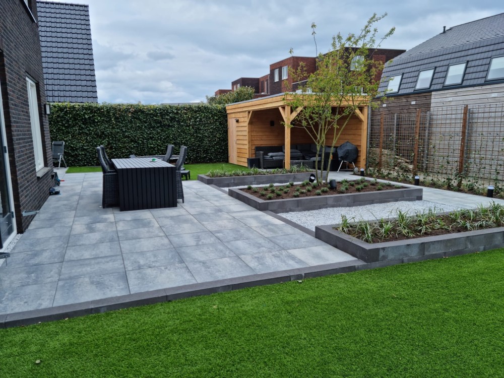 Tuinaanleg Zeewolde, modern & strak met overkapping