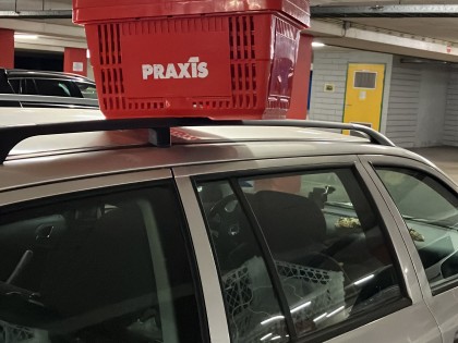 Carolien Adriaansche - Praxis heeft een nieuwe huisstijl, deze mandjes worden niet meer gebruikt in de winkel.