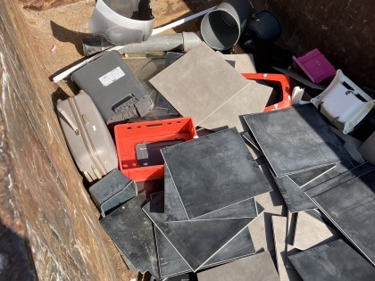 Carolien Adriaansche - HMS container 9 hard plastic