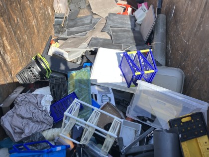 Carolien Adriaansche - HMS container 9 hard plastic