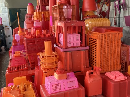 Carolien Adriaansche - Plastic artwork almost finished