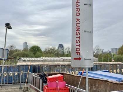 Carolien Adriaansche - HMS container 9 hard plastic