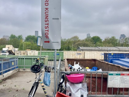 Carolien Adriaansche - HMS container 9 hard plastic