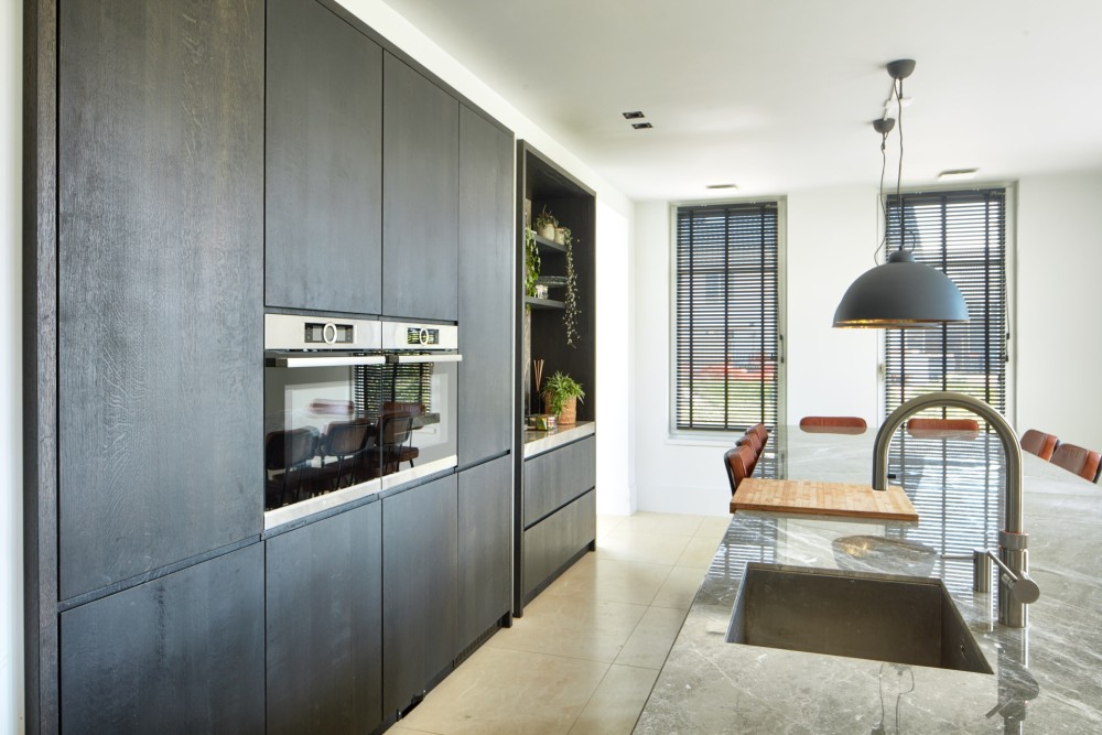 Handgemaakte keuken en interieur in villa Eemnes