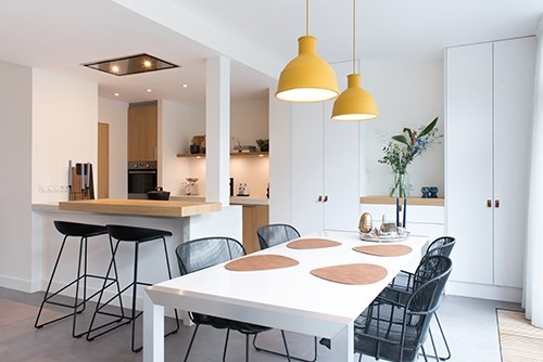Eiken en betonlook keuken in Bilthoven
