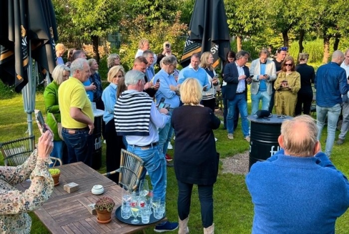 Zakenclub Huizen bezoekt theetuin de brave Hendrik