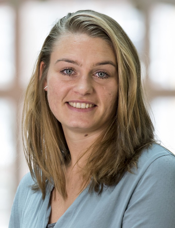 Dr. Sabina van der Zanden