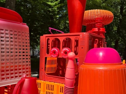 Carolien Adriaansche - Verkeerspion en vuvuzela in volle glorie