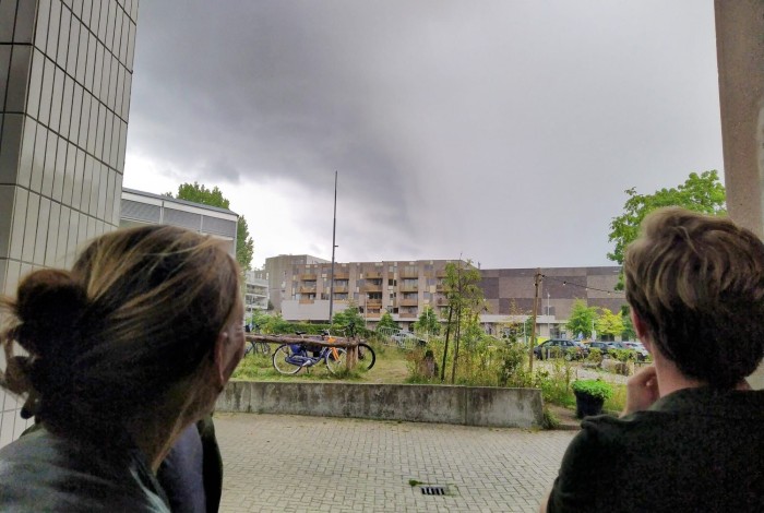 Flinke buien tijdens wandeling door Amersfoort