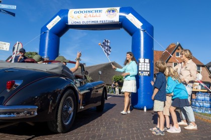 4b59ada3-4936-47b1-aa16-f641541bfc43