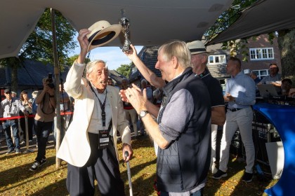 f866d407-4b7b-4917-8eef-b4ed694becd1